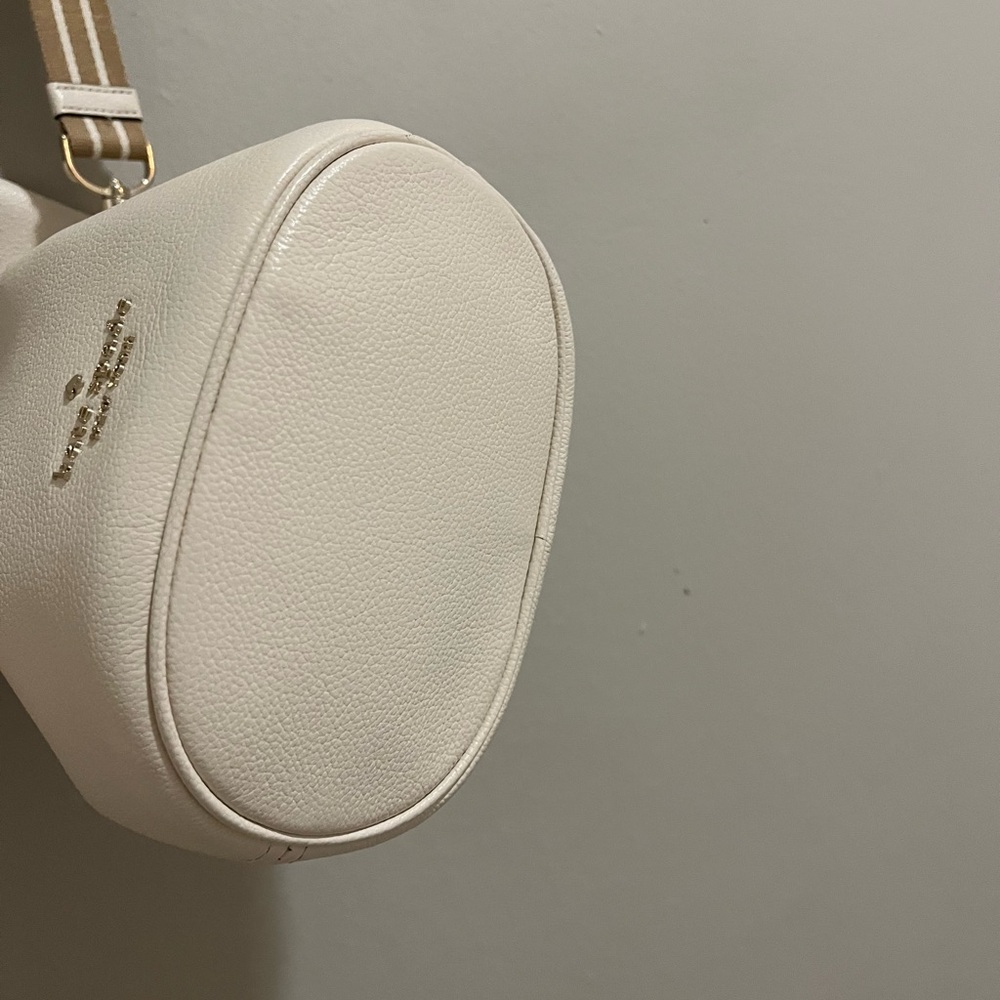 Kate Spade New York Bucket Bag - Picture 4 of 8